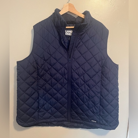 Lands' End Women's FeatherFree Insulated Vest in Navy Plus Size 2X Cabincore - Picture 2 of 9